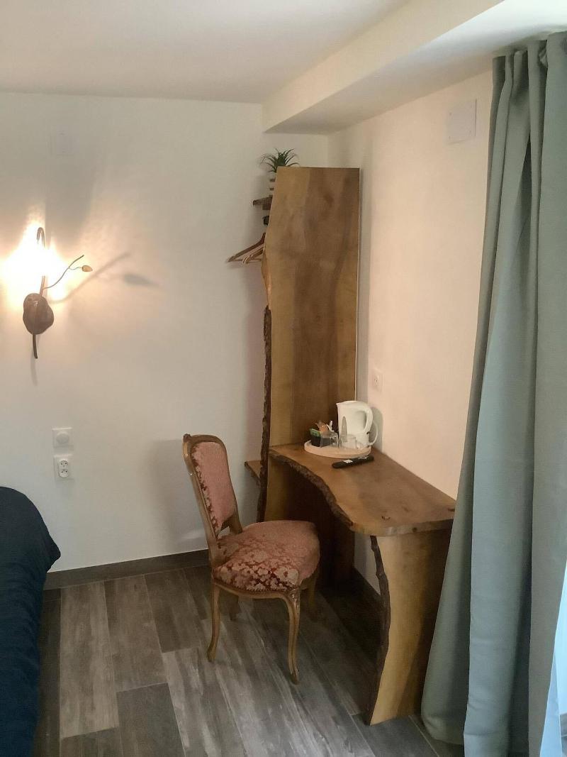 Domaine Des Trois Sorciers image