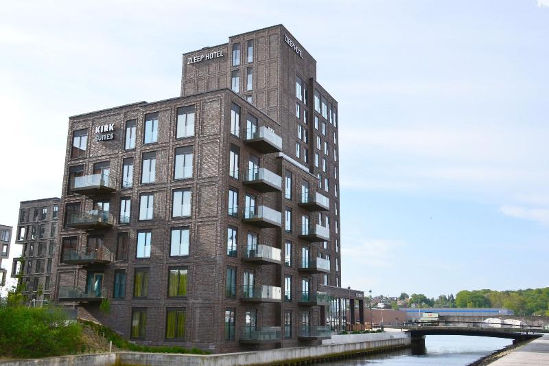 Kirk Suites
