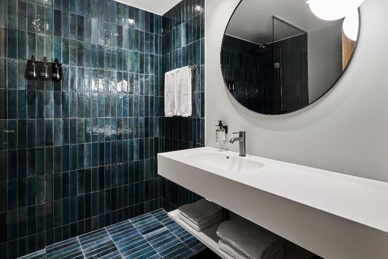 Kirk Suites 3