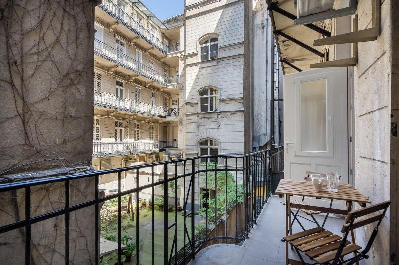 Vaci Boutique Loft Suites By Bqa image