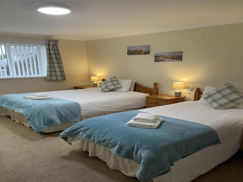 Royal Oak Guest House image