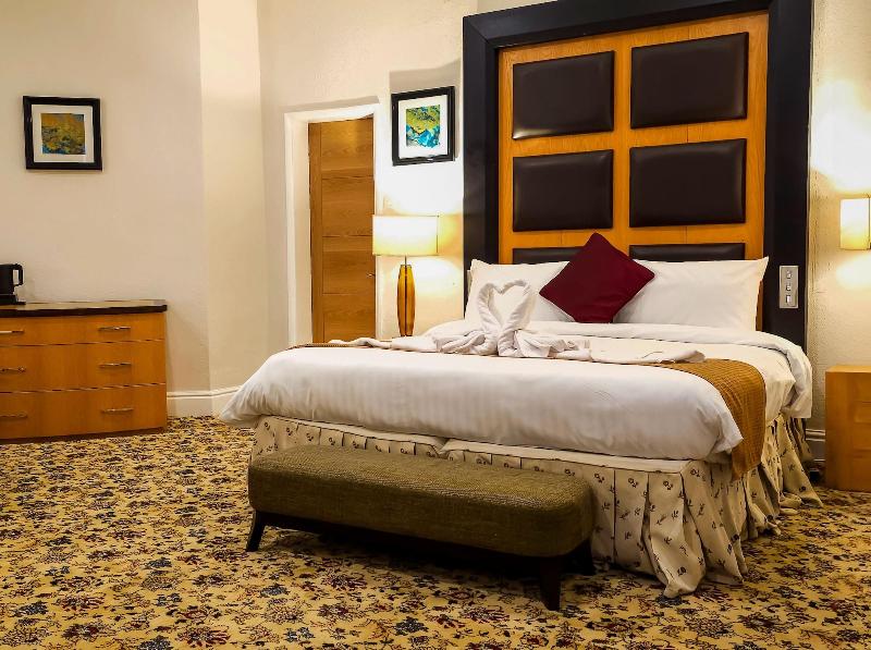 Crown Hotel Stone image