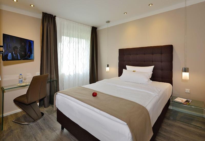 Hotel Haus Kronenthal image