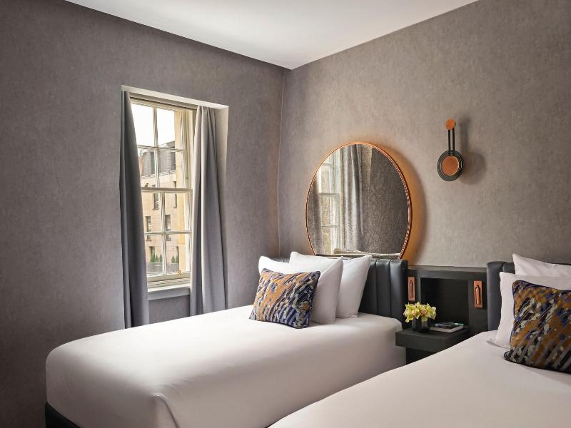 W Edinburgh image