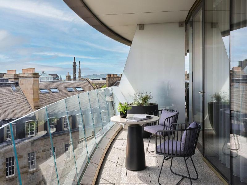 W Edinburgh image