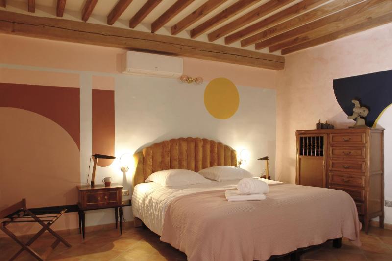 La Maison Des Seigneurs image
