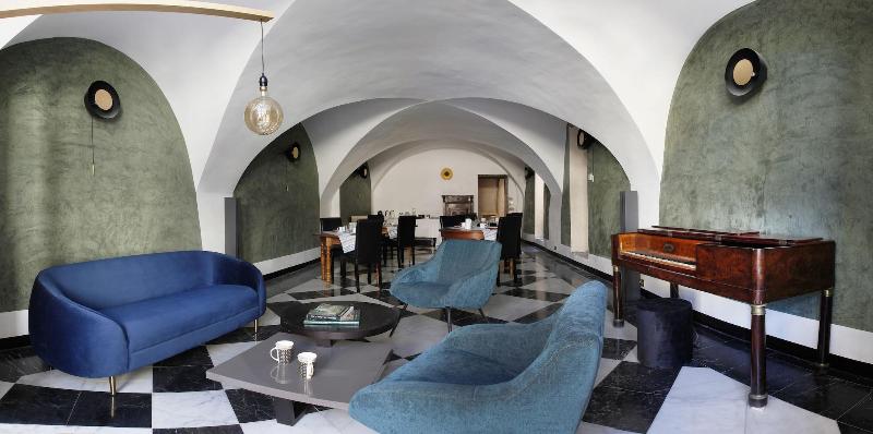 La Maison Des Seigneurs image