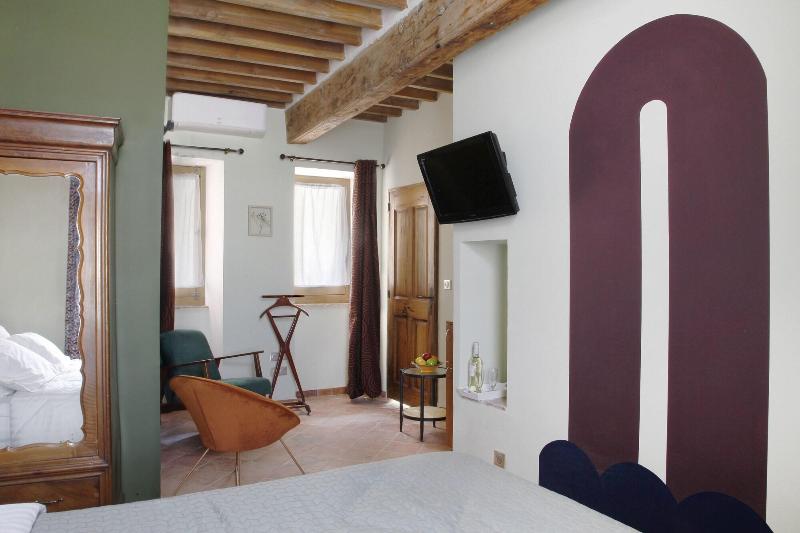 La Maison Des Seigneurs image