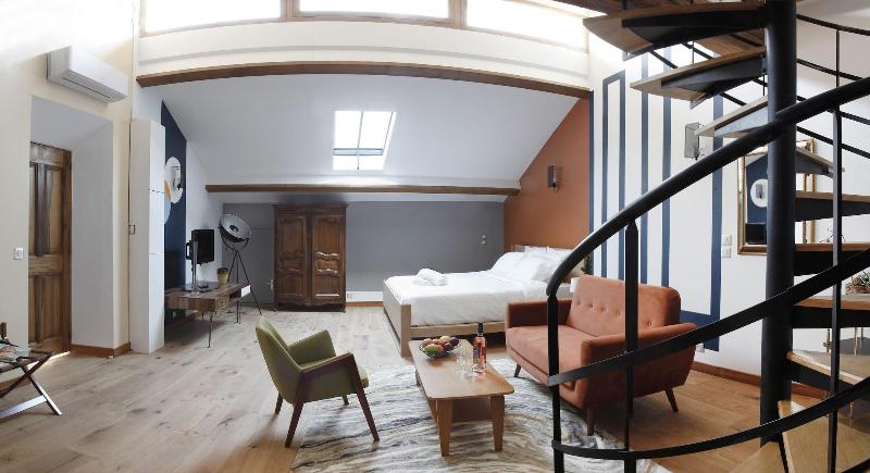 La Maison Des Seigneurs image