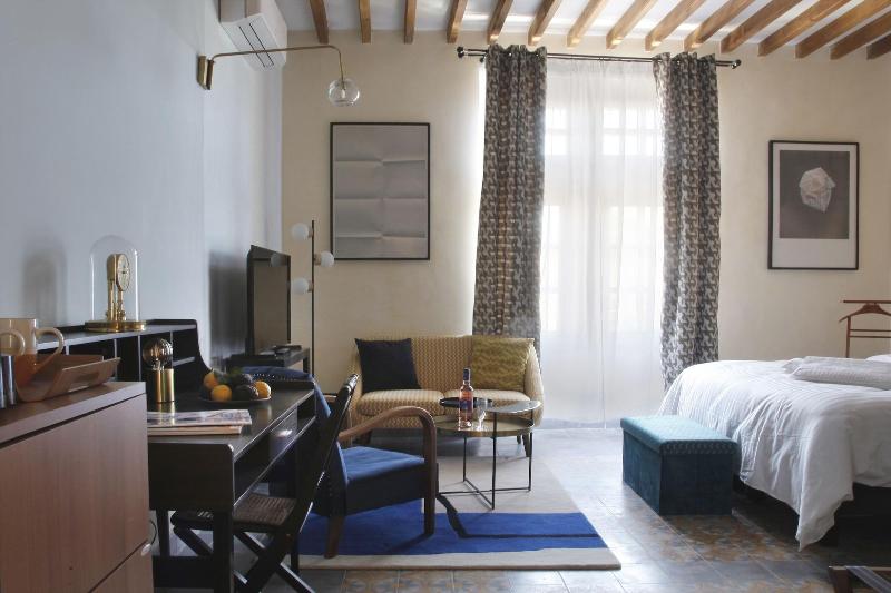 La Maison Des Seigneurs image