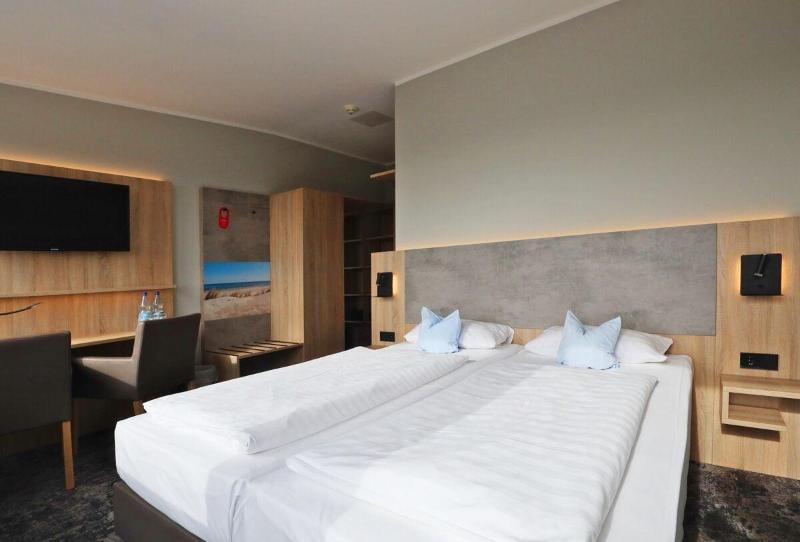 Hotel Am Kai 334 image