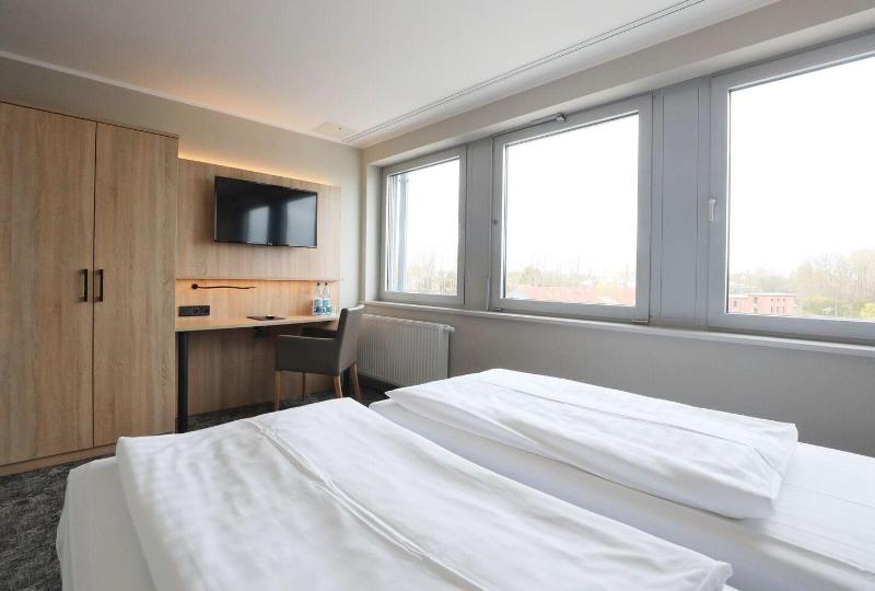 Hotel Am Kai 334 image