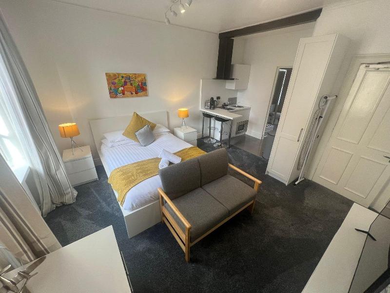 Sun Street Aparthotel image