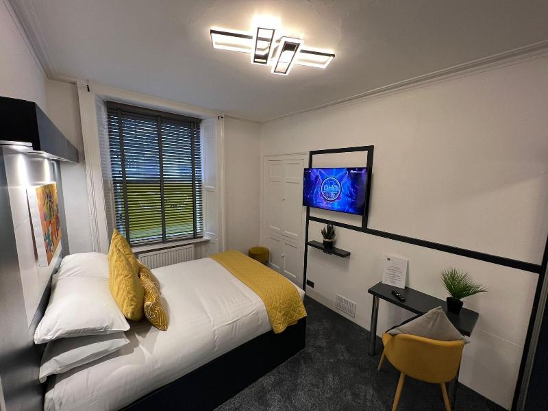 Sun Street Aparthotel image