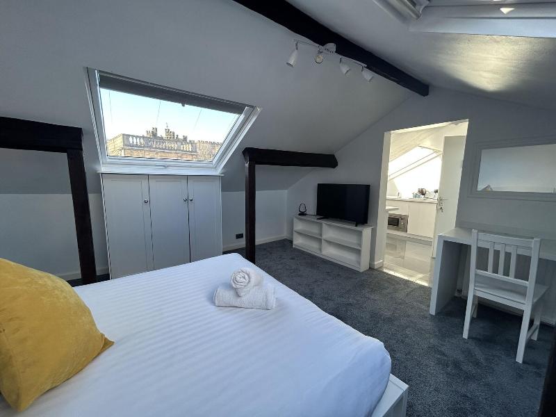 Sun Street Aparthotel image