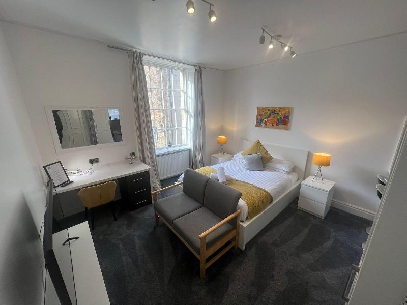 Sun Street Aparthotel image