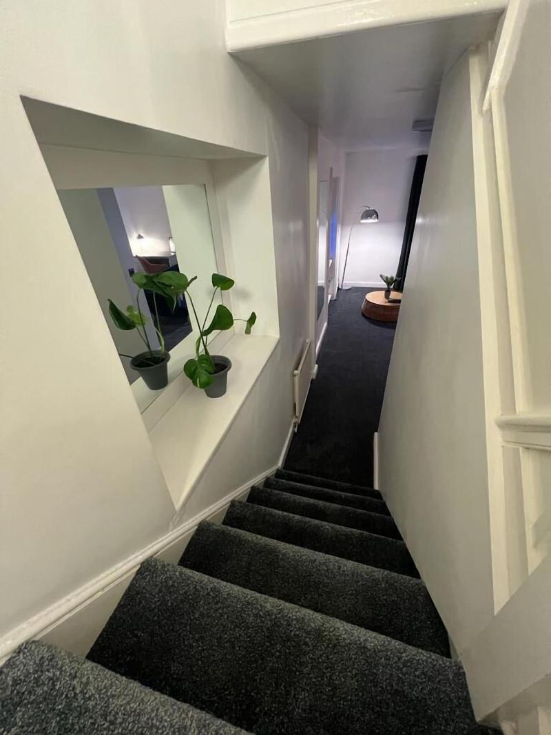 Sun Street Aparthotel image