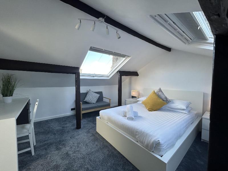 Sun Street Aparthotel image