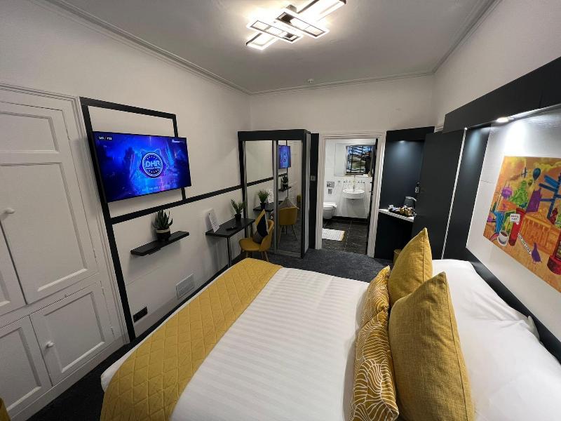 Sun Street Aparthotel image