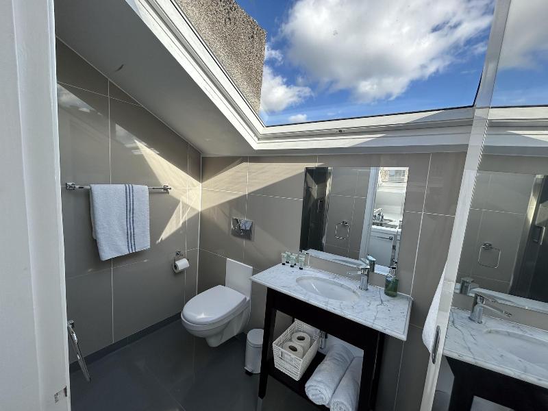 Sun Street Aparthotel image