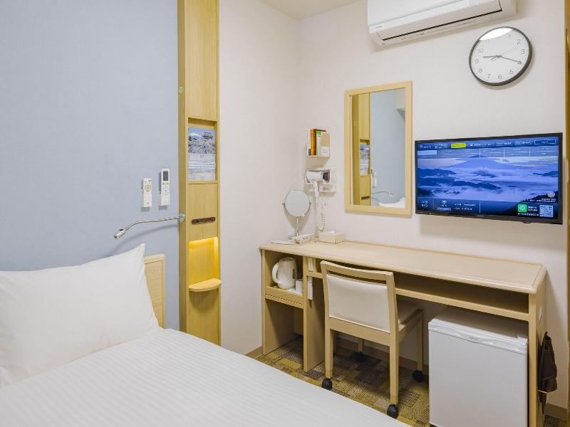 Toyoko Inn Tokuyama Eki Kita Guchi image
