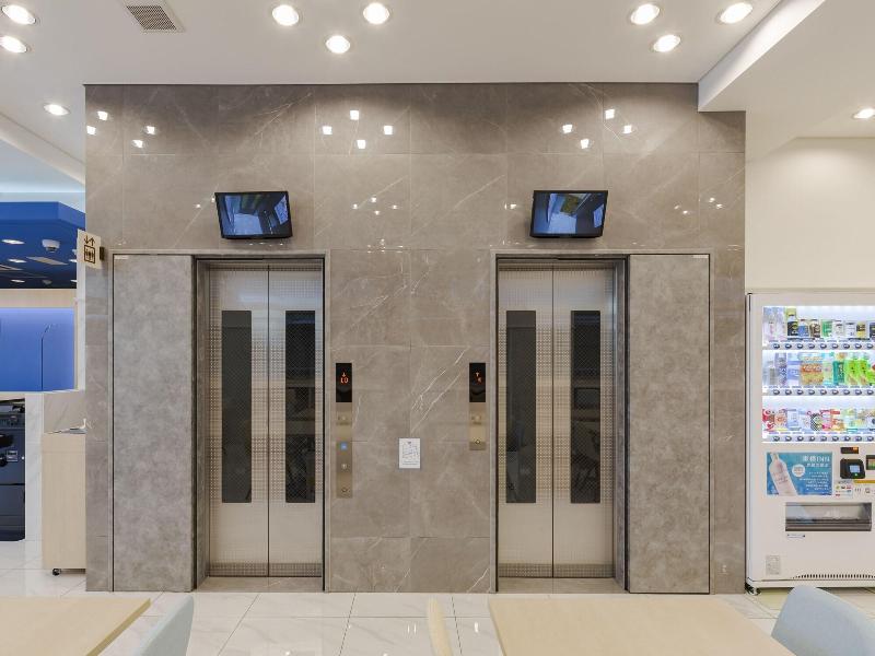 Toyoko Inn Tokuyama Eki Kita Guchi image