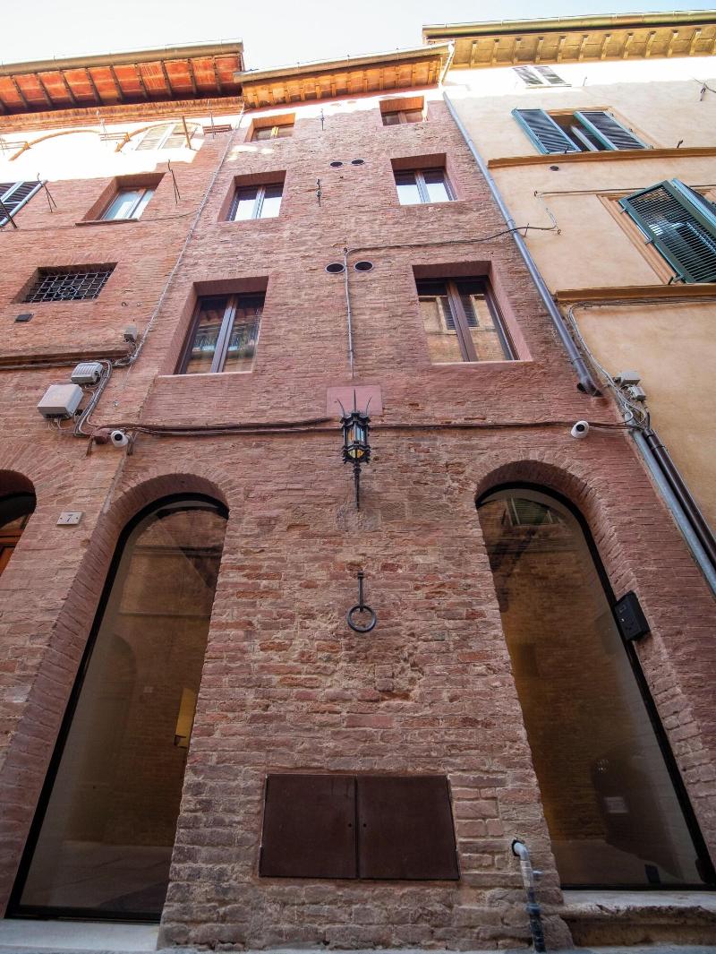 Torre Del Fuggisole image