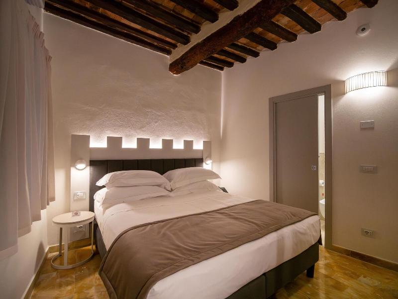 Torre Del Fuggisole image
