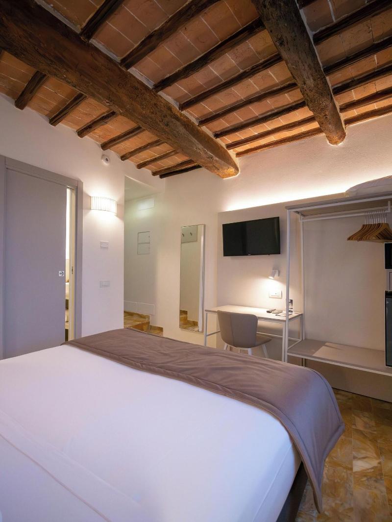 Torre Del Fuggisole image