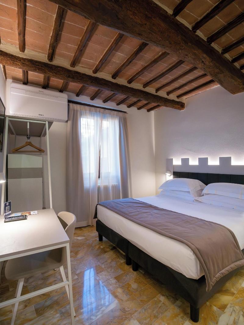 Torre Del Fuggisole image