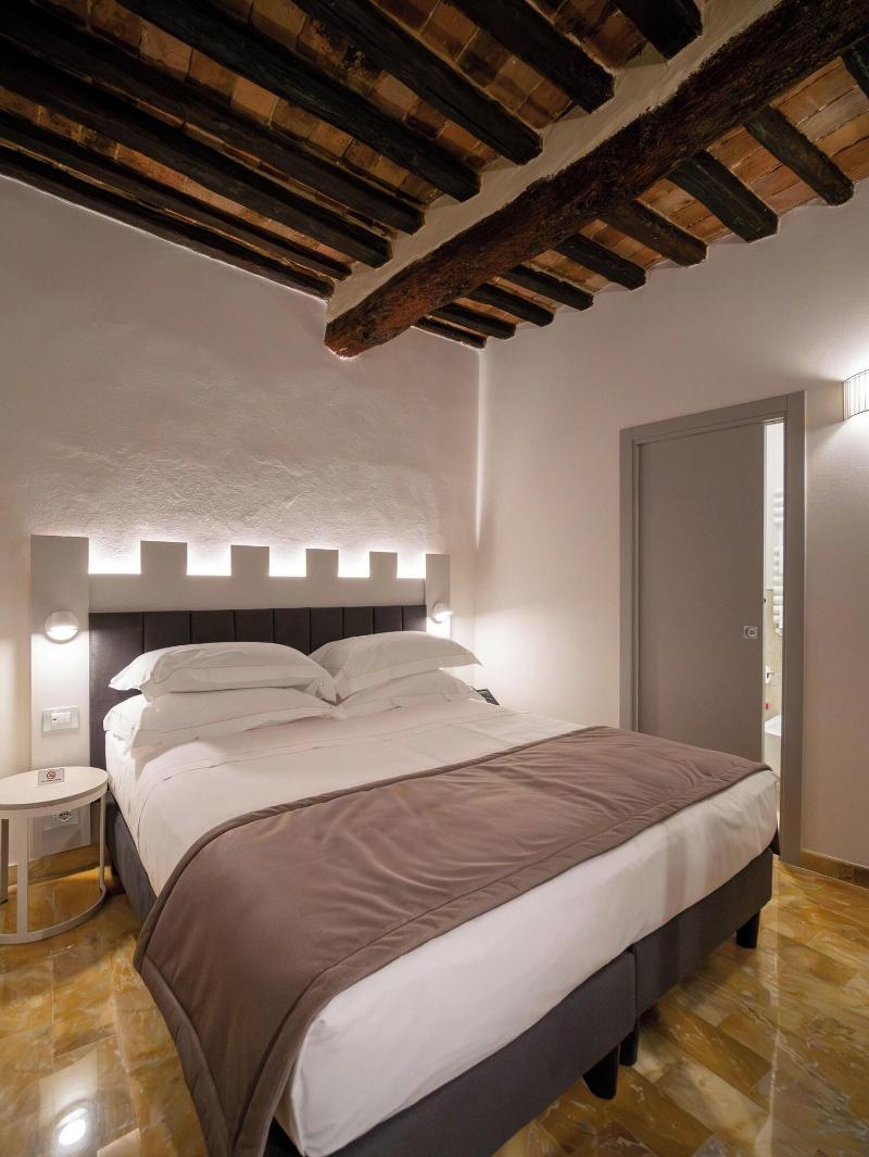 Torre Del Fuggisole image