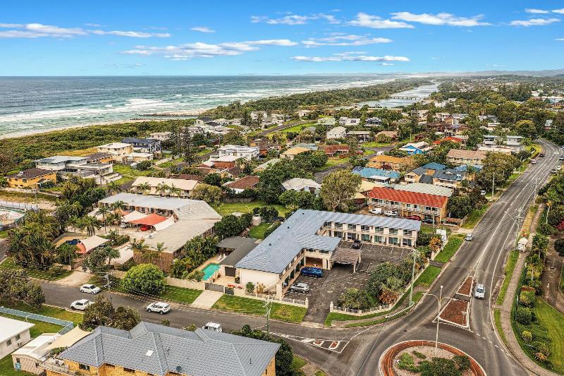 Pottsville Beach Motel image