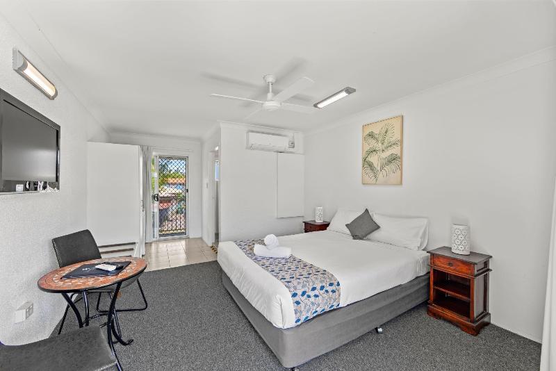 Pottsville Beach Motel image