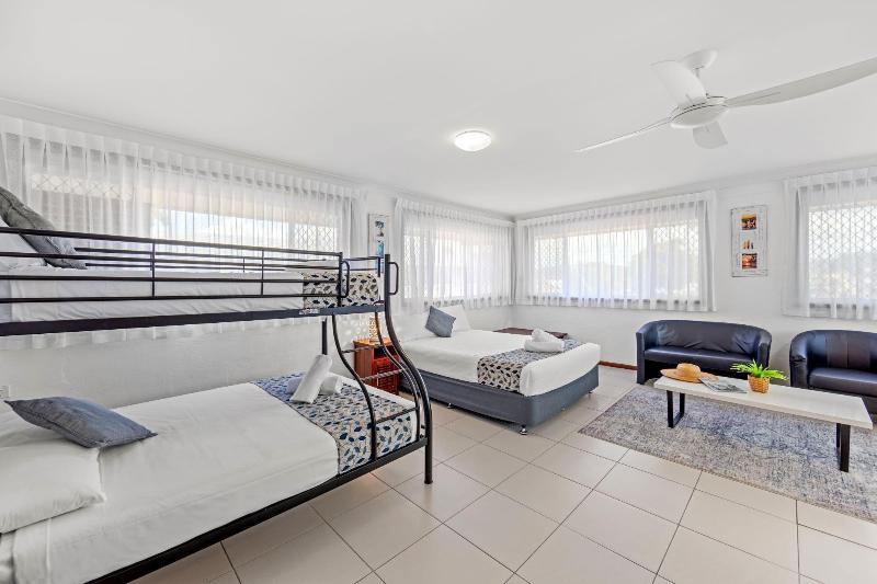 Pottsville Beach Motel image