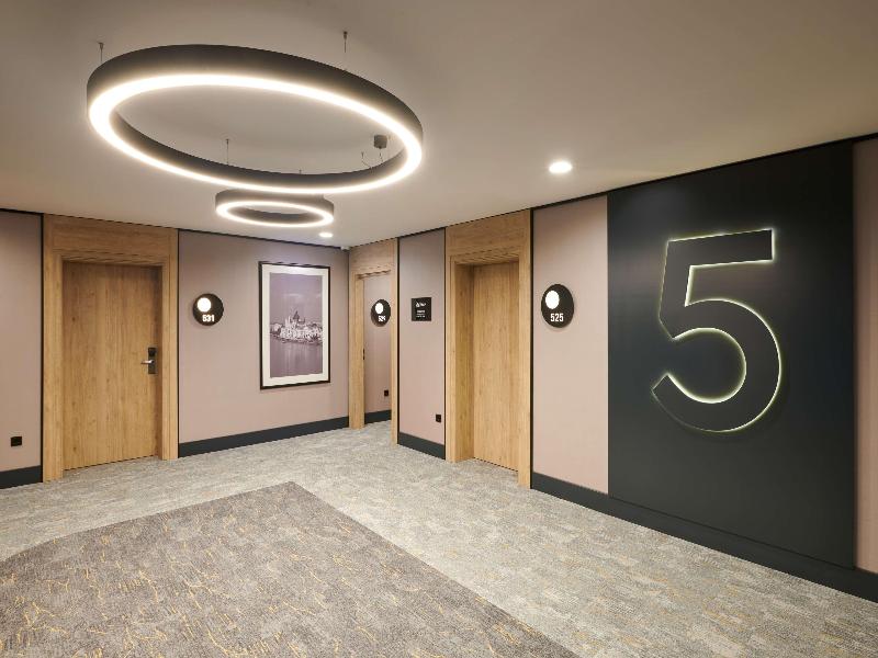 Radisson Hotel Budapest Budapart image