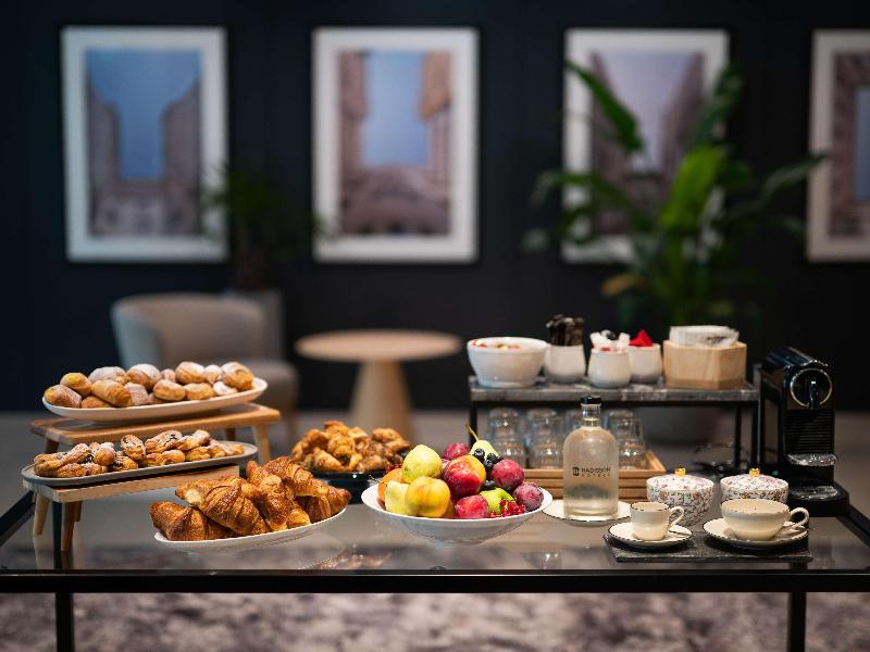 Radisson Hotel Budapest Budapart image