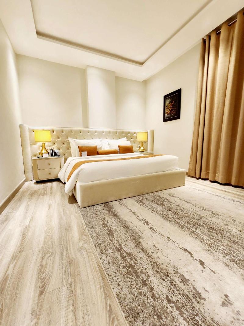 Best Western Premier Hotel Gulberg Lahore image