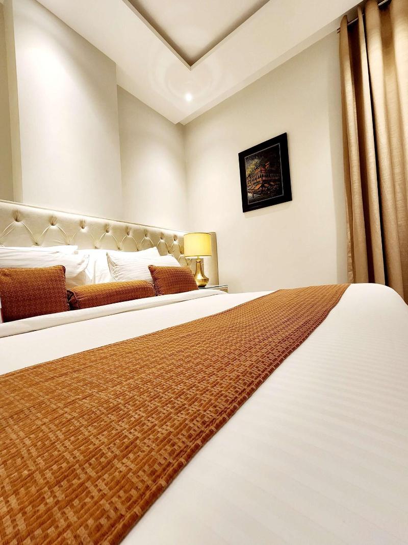 Best Western Premier Hotel Gulberg Lahore image