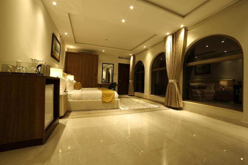 Best Western Premier Hotel Gulberg Lahore image
