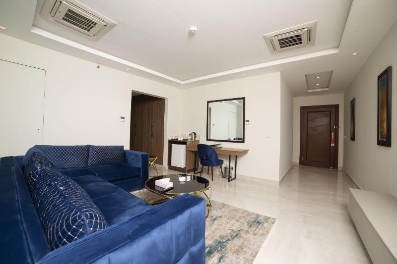 Best Western Premier Hotel Gulberg Lahore image