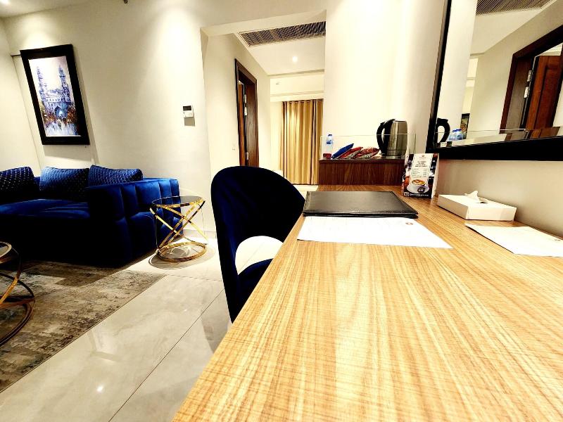 Best Western Premier Hotel Gulberg Lahore image