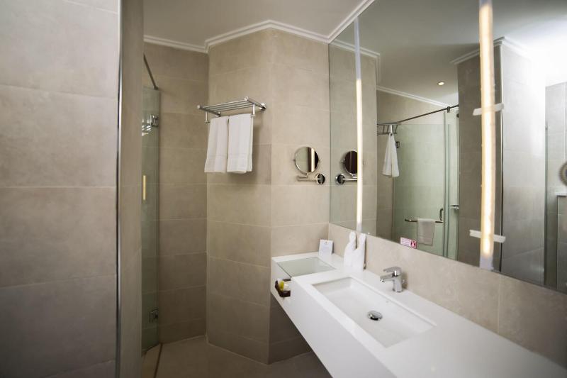 Best Western Premier Hotel Gulberg Lahore image