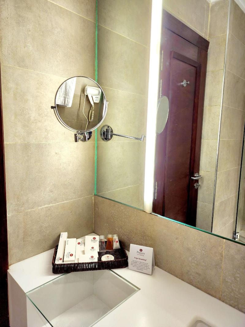 Best Western Premier Hotel Gulberg Lahore image