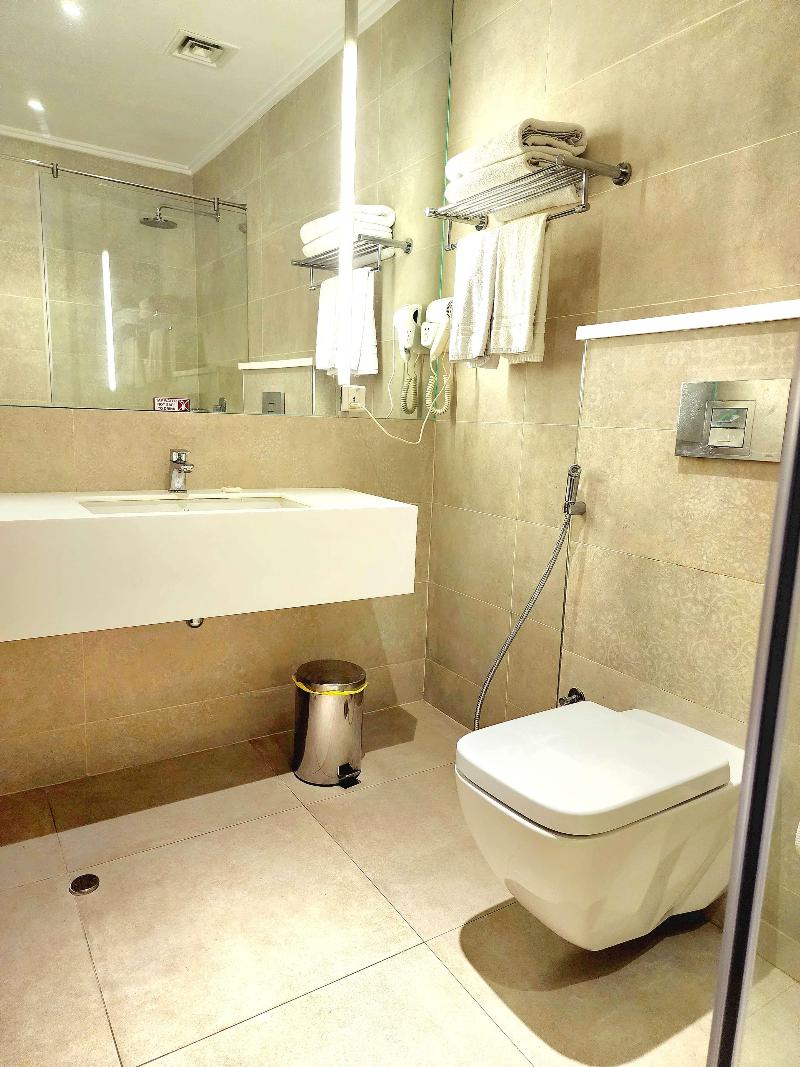 Best Western Premier Hotel Gulberg Lahore image