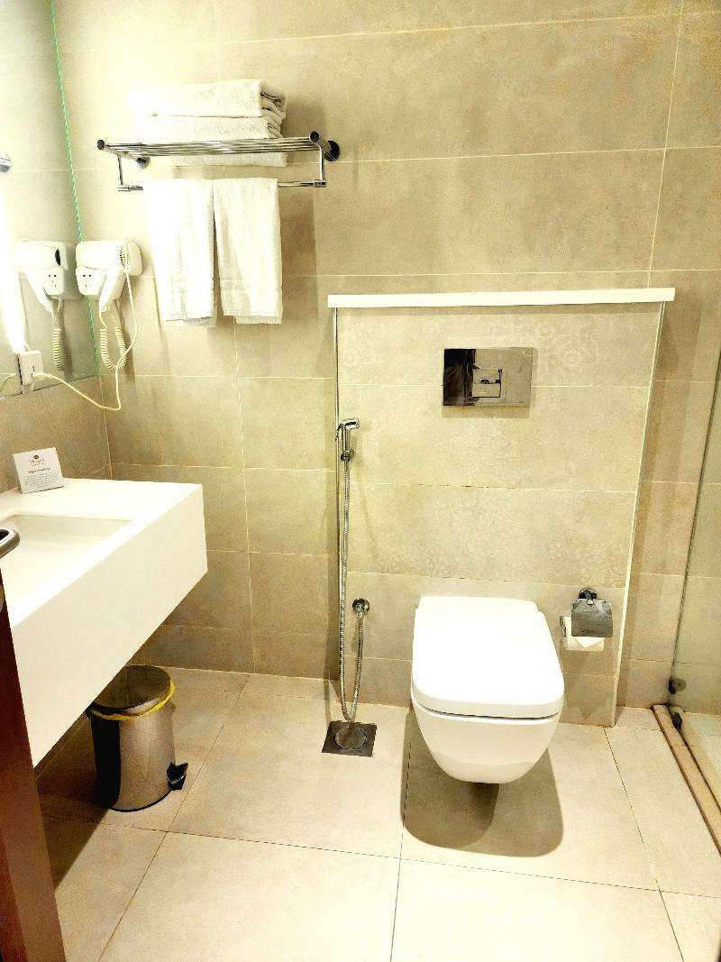 Best Western Premier Hotel Gulberg Lahore image