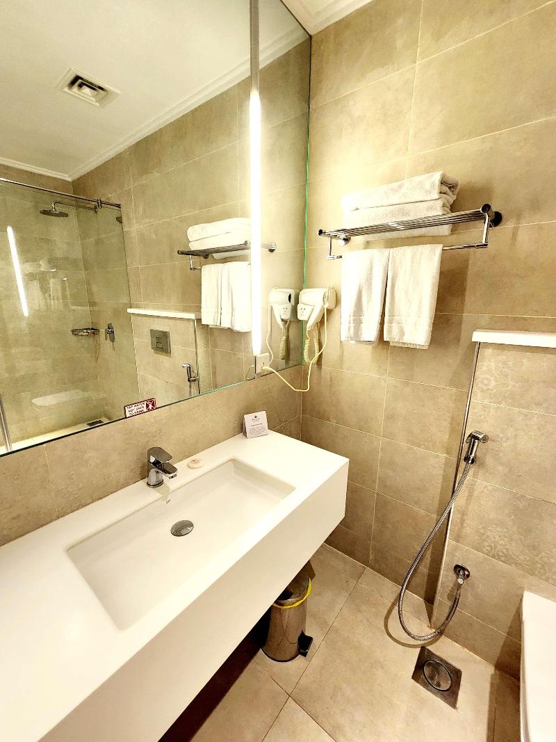 Best Western Premier Hotel Gulberg Lahore image
