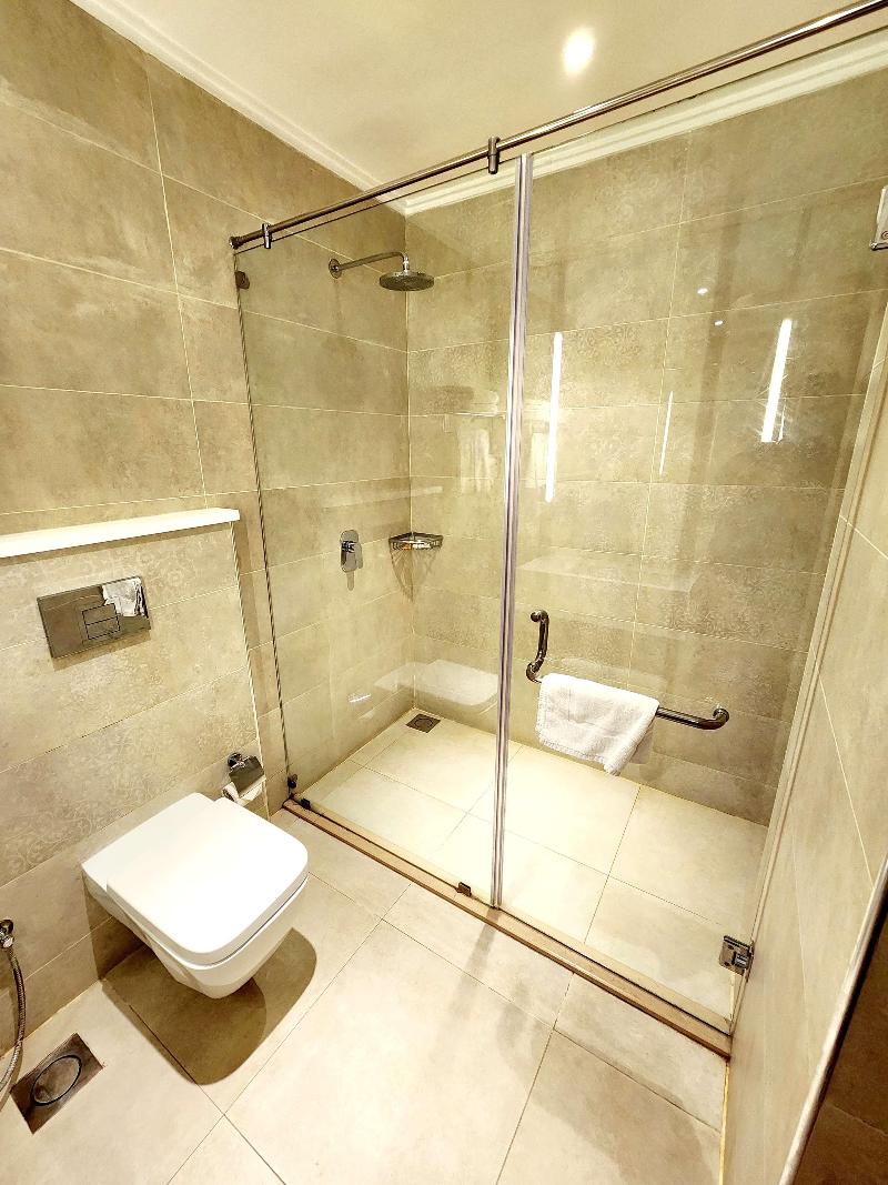 Best Western Premier Hotel Gulberg Lahore image