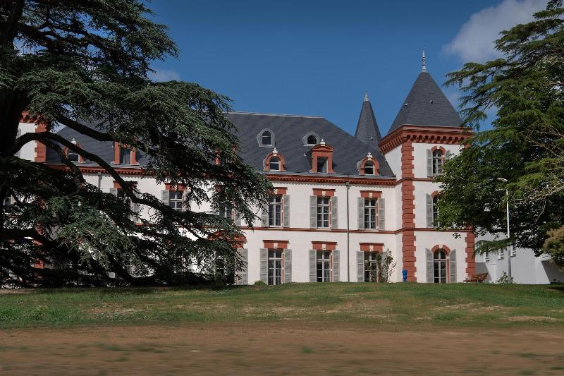 Chateau Camas image