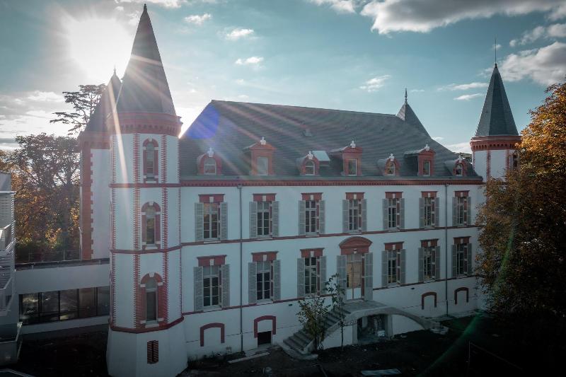 Chateau Camas image