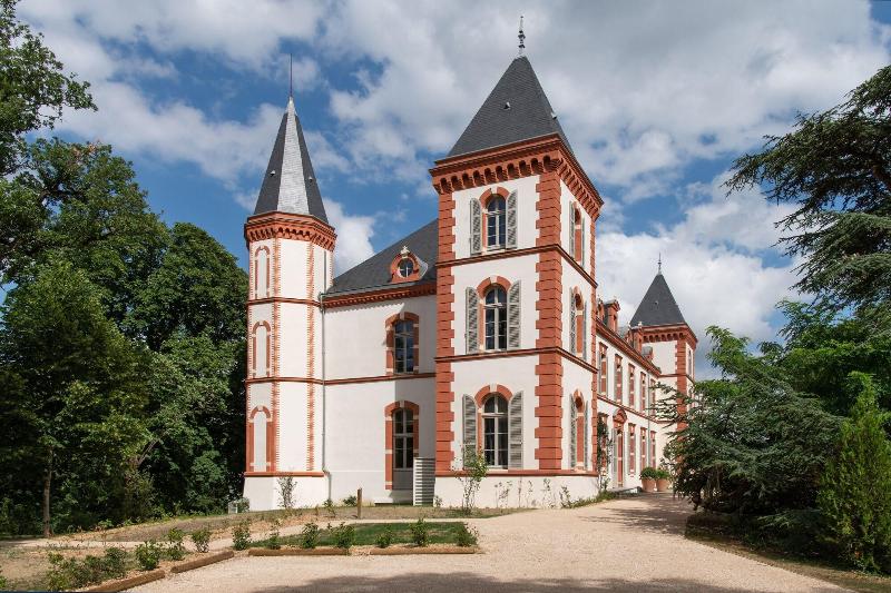 Chateau Camas image